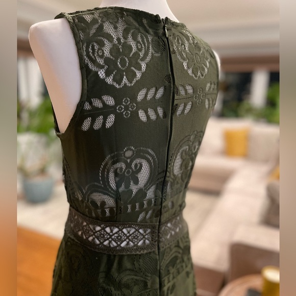 Rebellion Lace Dress - Picture 7 of 11